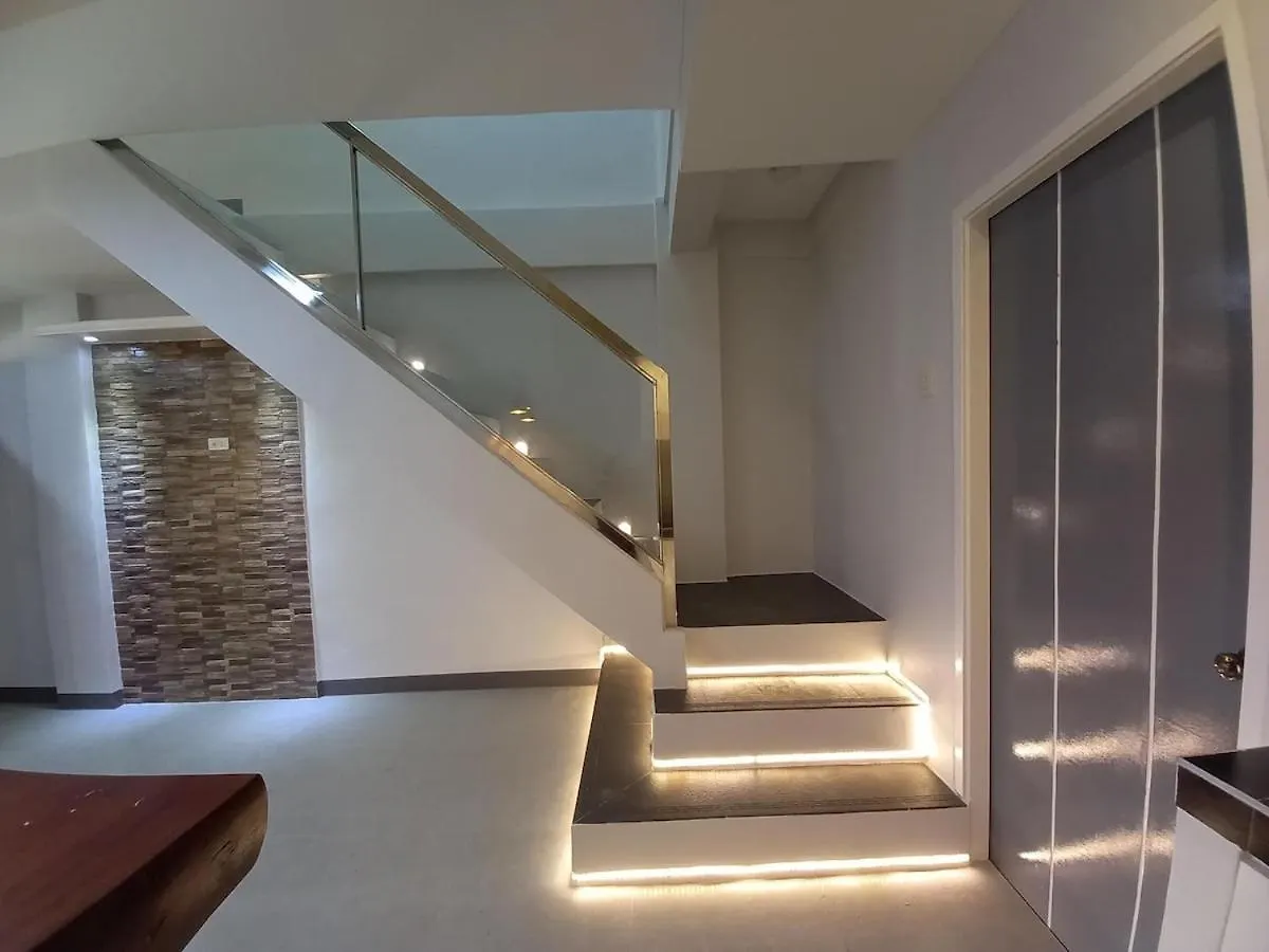 Quiin Home Cozy Modern House Angeles 0*,